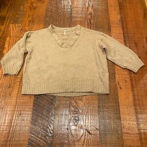 FREE PEOPLE warm winter sweater! Light brown in color and in great shape! Size L